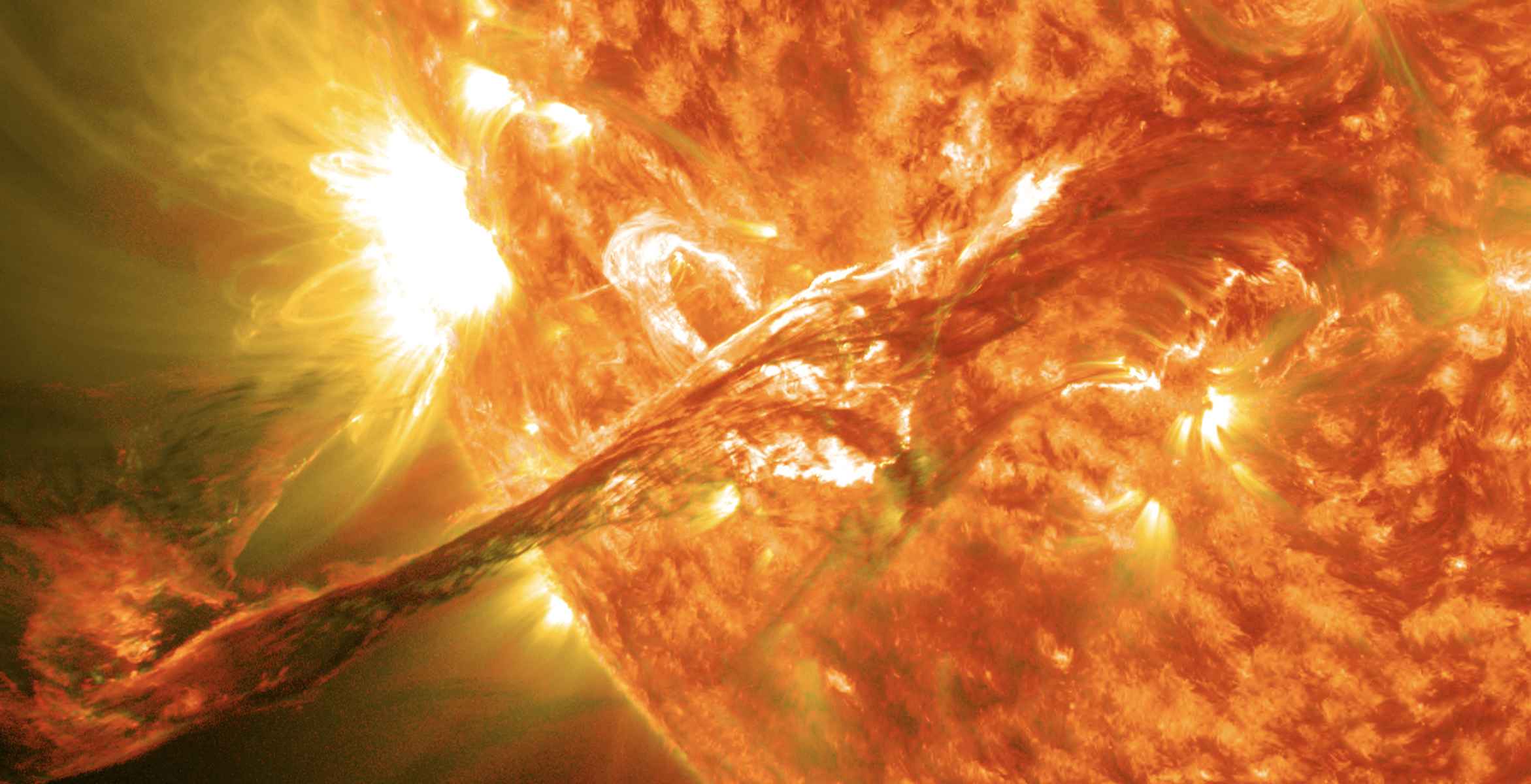 Imagen de la NASA de una tormenta solar. Imagen de la NASA de una tormenta solar.