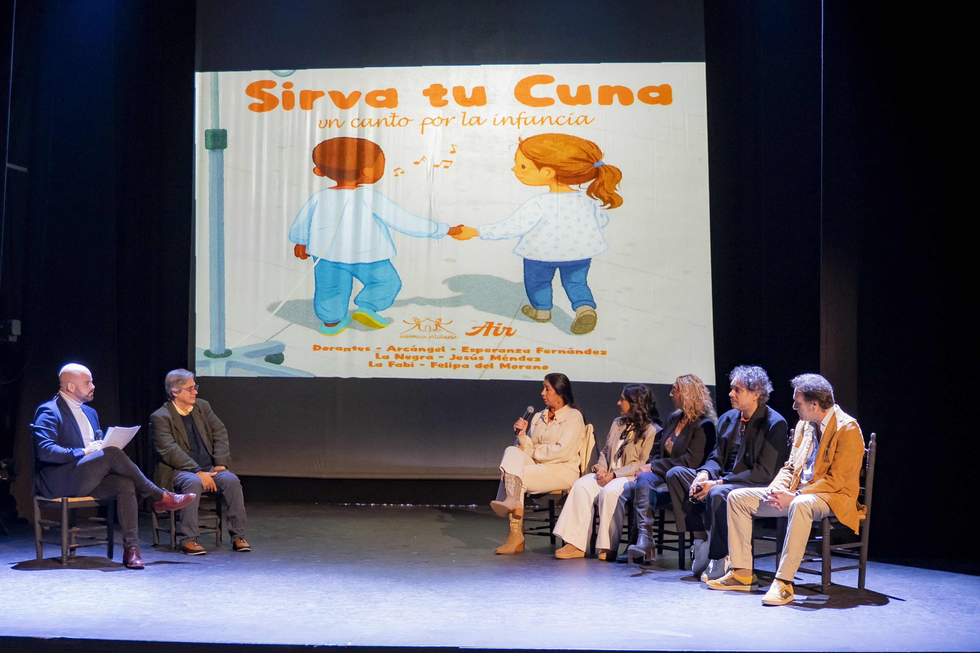 El Teatro Flamenco de Sevilla acogía la presentación del villancico 'Sirva tu cuna' a favor de Infancia solidaria.