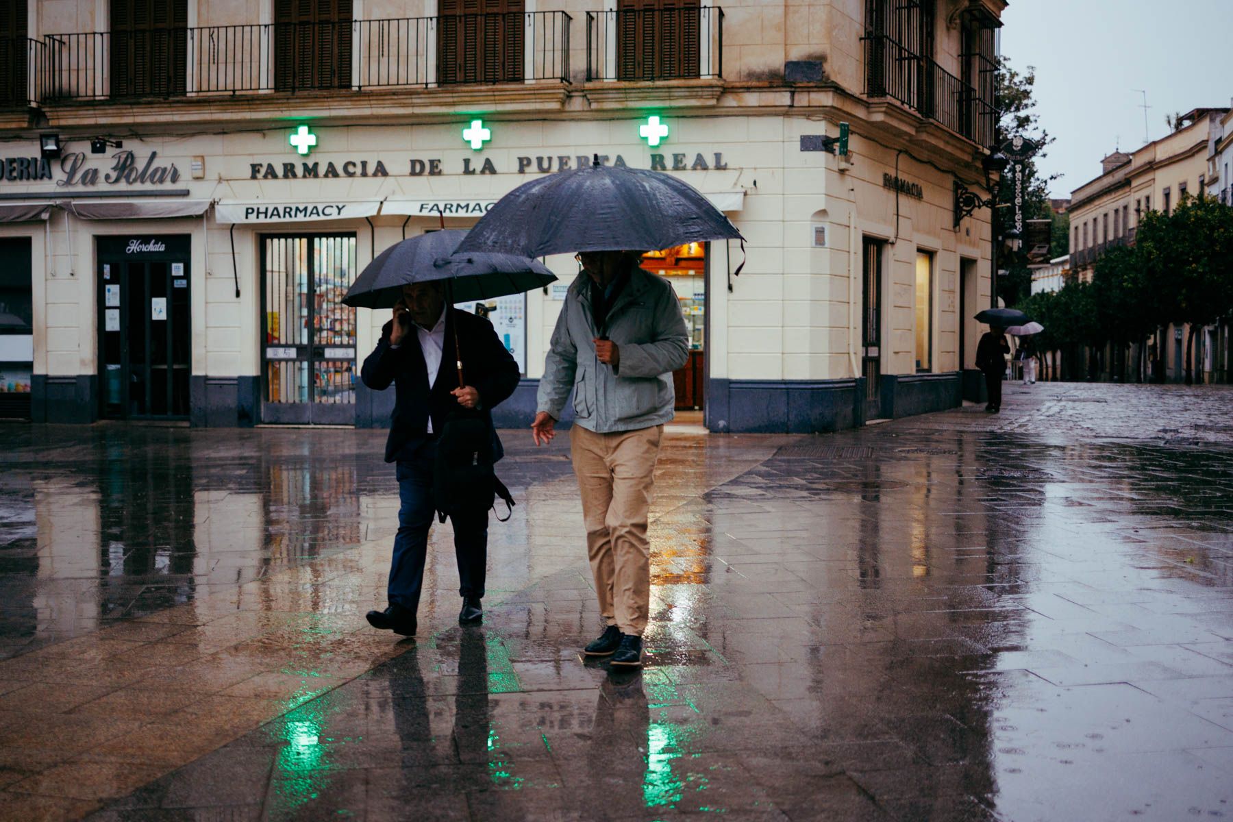 Las próximas horas se esperan intensas lluvias en Huelva, Cádiz y Málaga. Las próximas horas se esperan intensas lluvias en Huelva, Cádiz y Málaga.