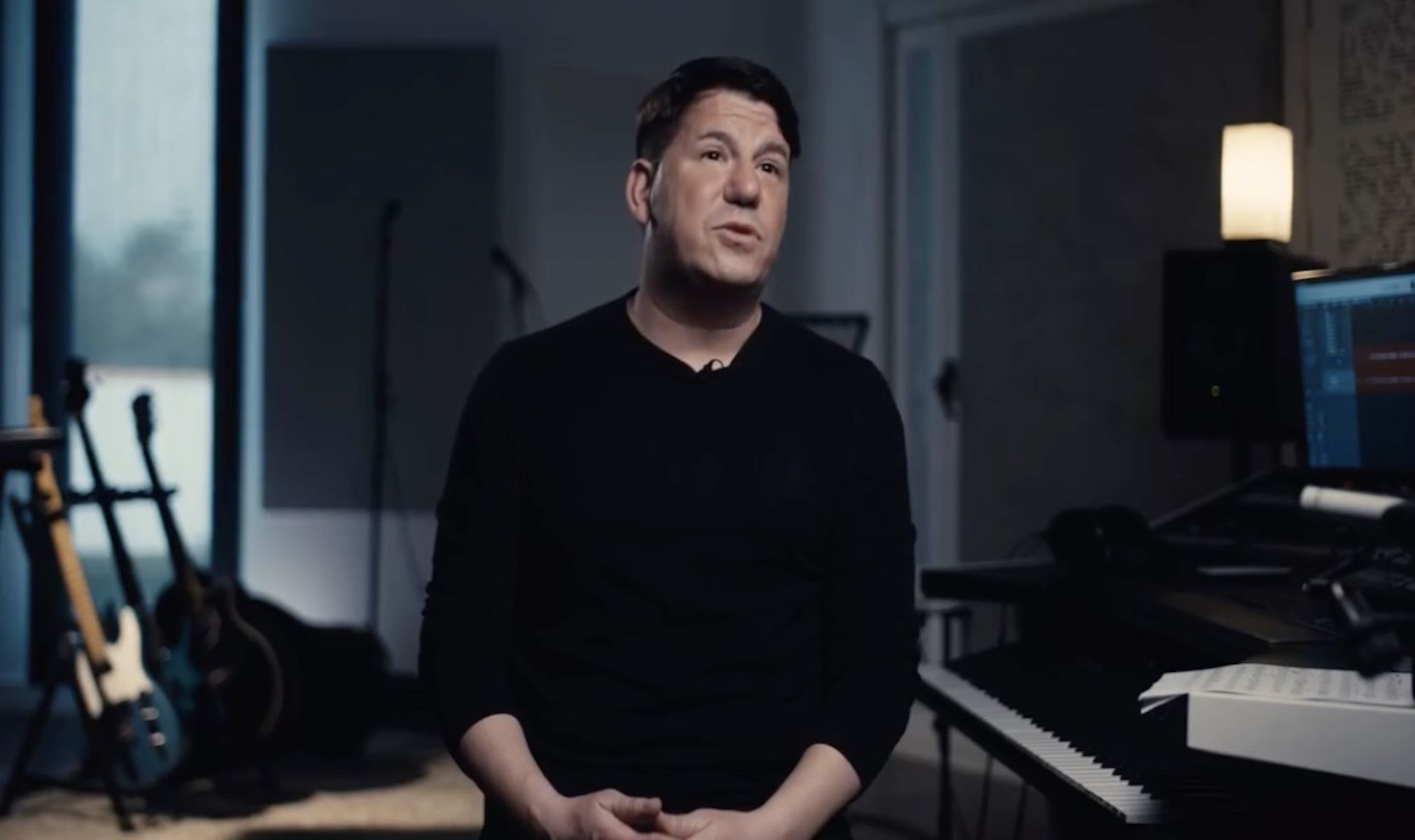 Lucas reaparece con una canción infantil.