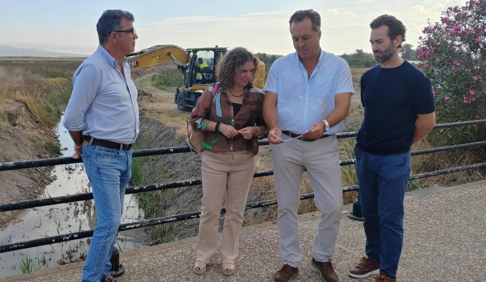 La teniente de alcaldesa responsable del área, Susana Sánchez, con técnicos municipales.