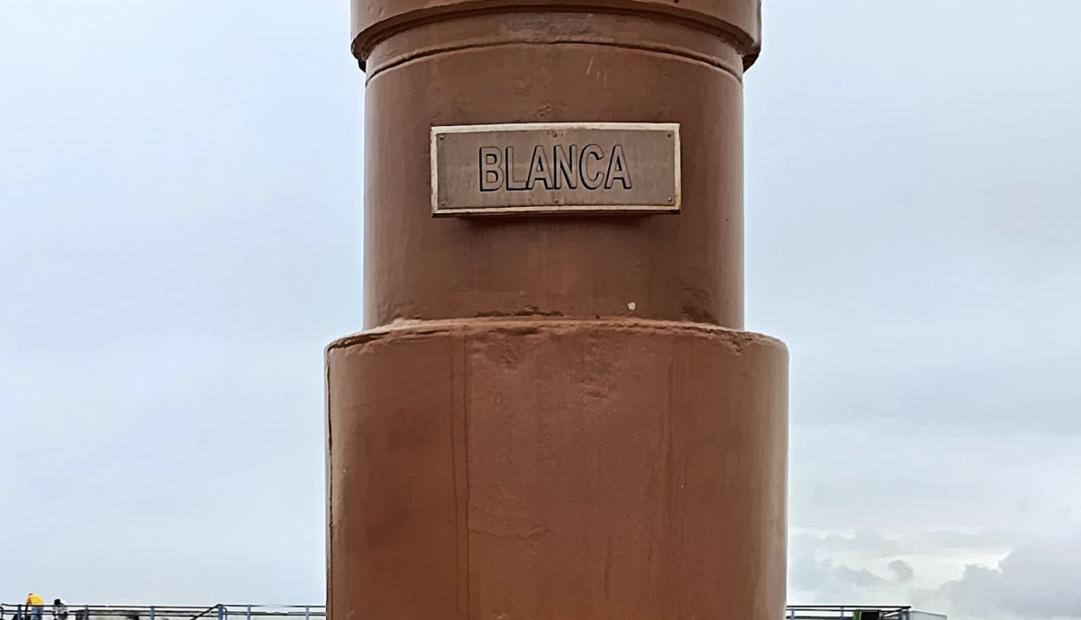 Placa denominación del palo trinquete “Blanca” del Juan Sebastián Elcano.