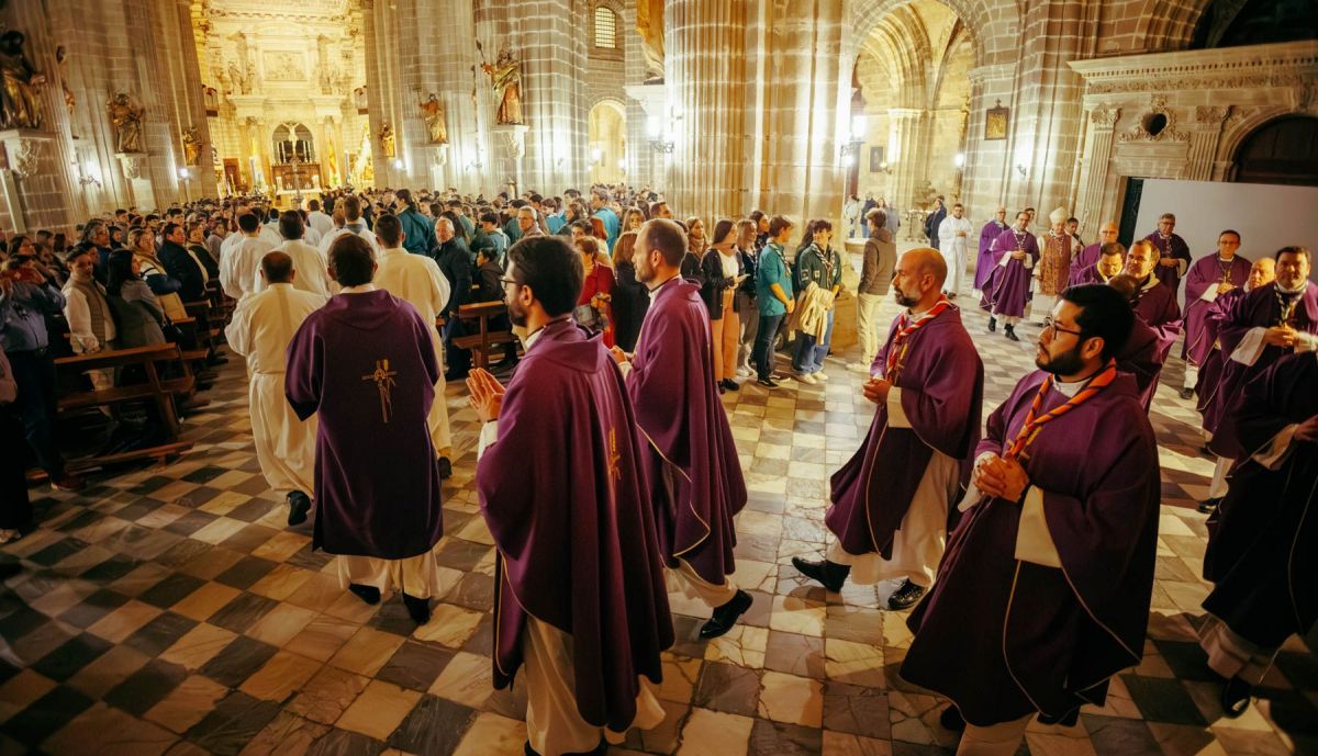 Carlos Redondo en un oficio religioso en la Catedral. 