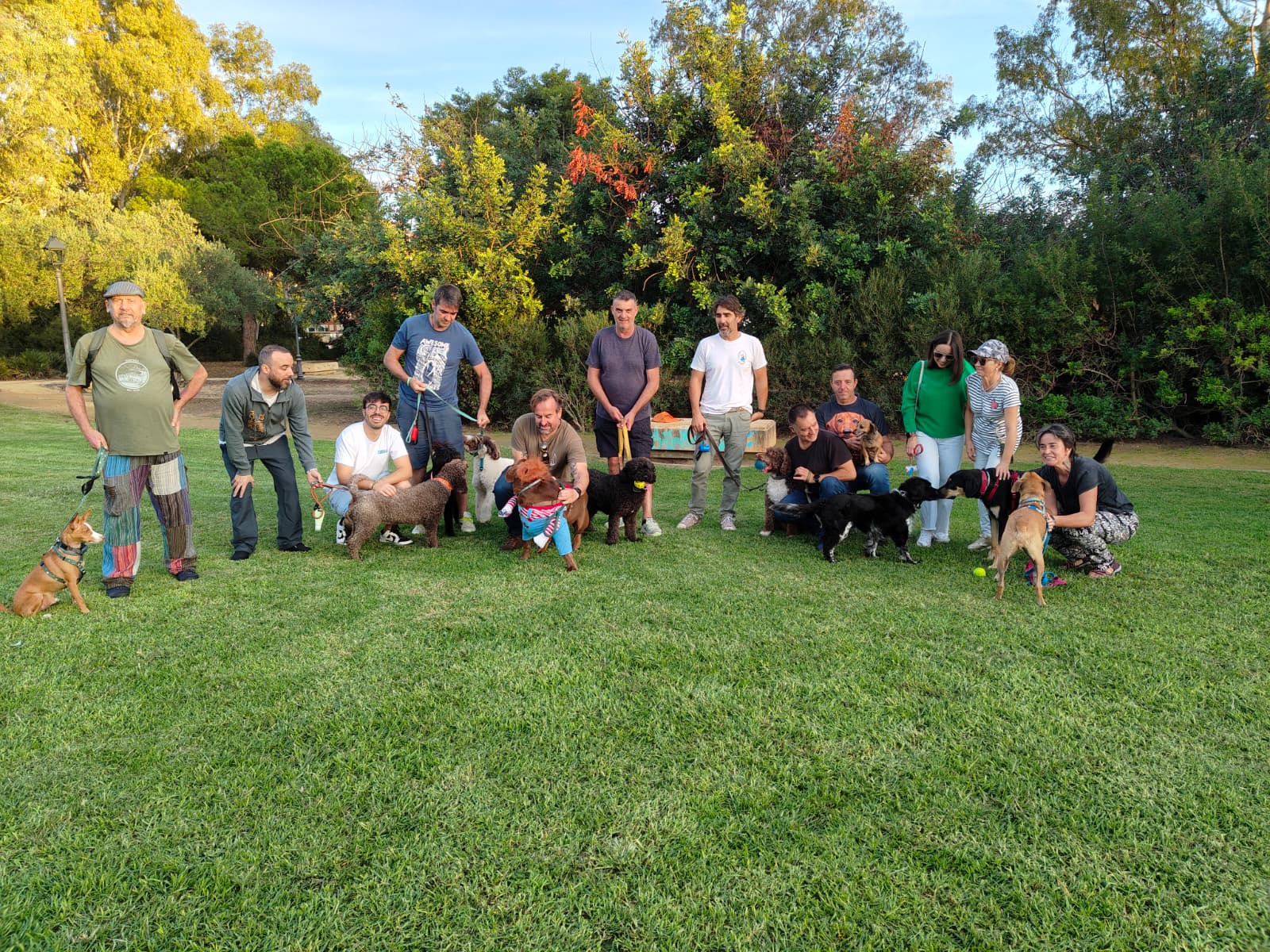 Varios usuarios del parque La arboleda perdida de El Puerto.