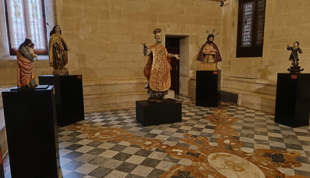 Varias piezas de imaginería que forman parte de la muestra. 