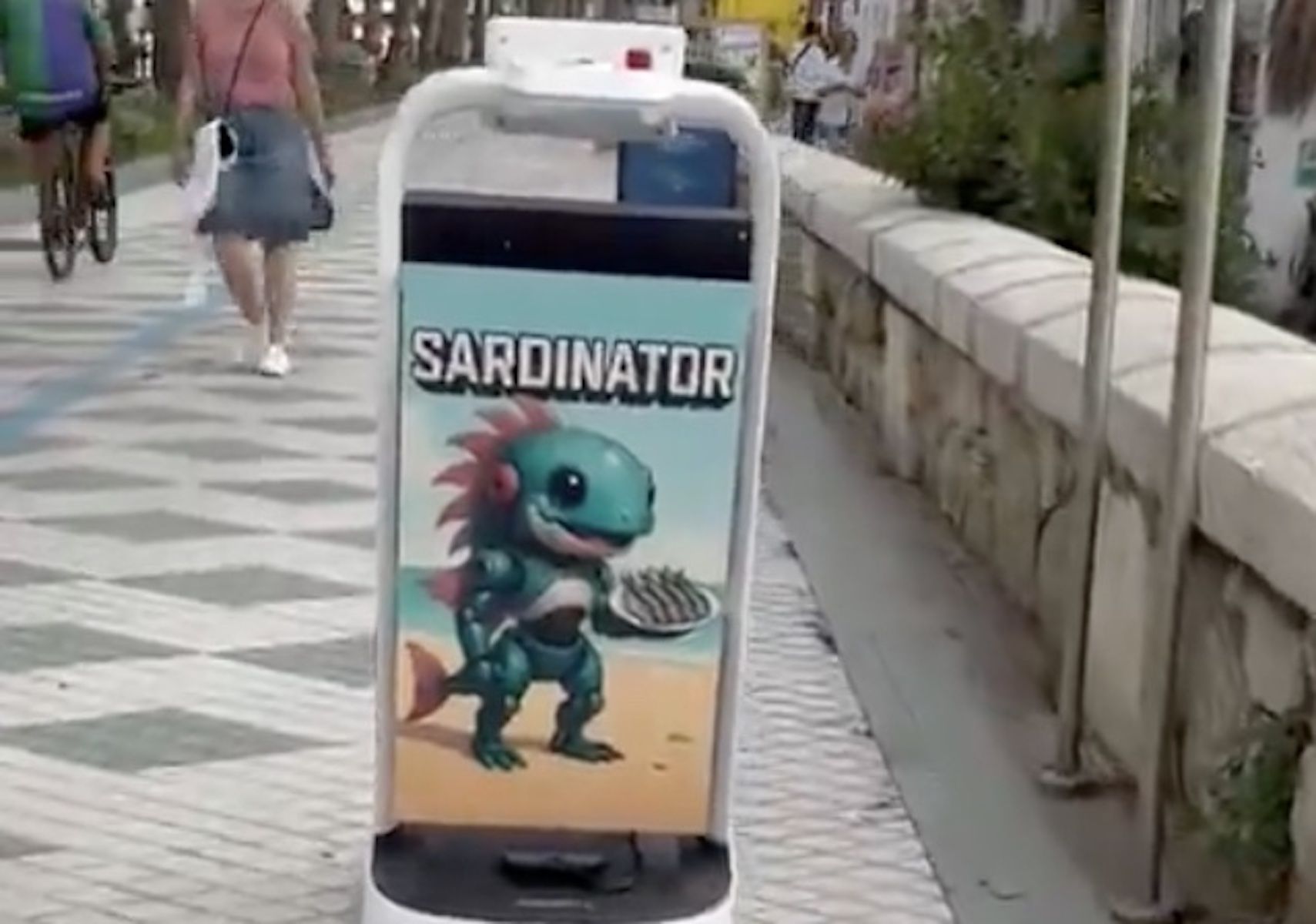Sardinator, el robot del chiringuito de Málaga que ha sido retirado. Sardinator, el robot del chiringuito de Málaga que ha sido retirado.
