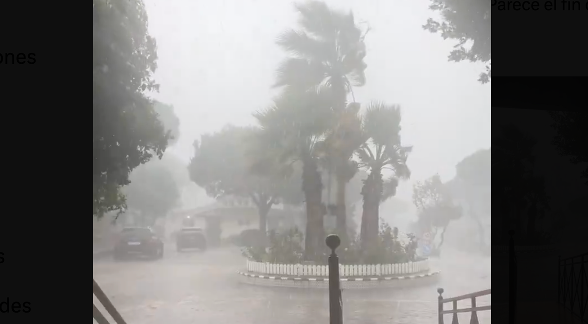 Imágenes del fuerte viento y la lluvia que ha azotado Huelva este viernes. Imágenes del fuerte viento y la lluvia que ha azotado Huelva este viernes.