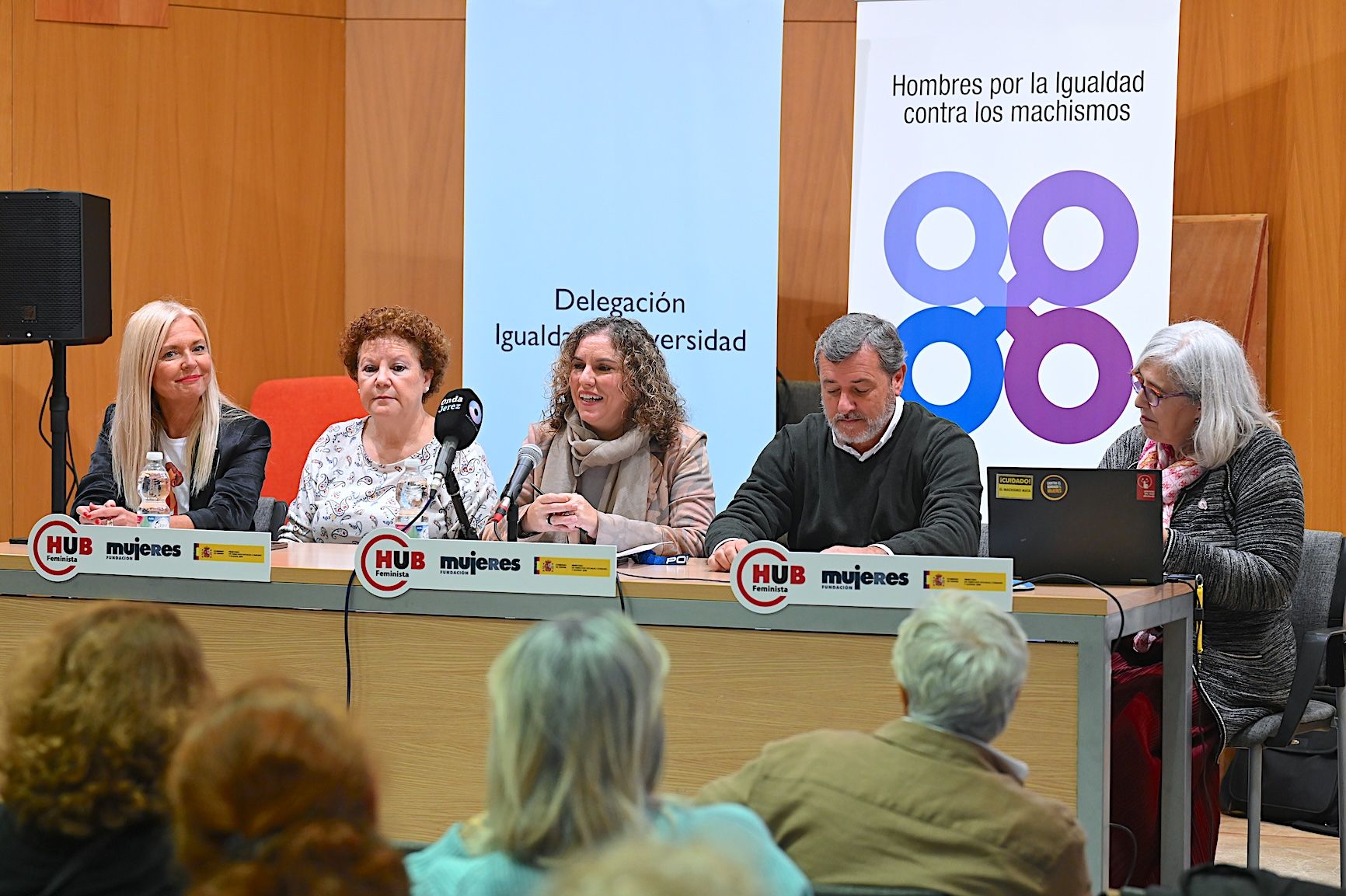Un momento de la jornada en la Casa de las Mujeres. Un momento de la jornada en la Casa de las Mujeres.