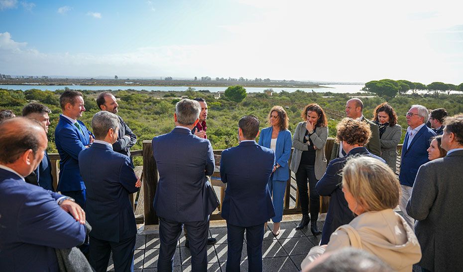 Catalina García ha presidido el acto en el Centro de Visitantes Casa de los Toruños del Parque Natural Bahía de Cádiz. Catalina García ha presidido el acto en el Centro de Visitantes Casa de los Toruños del Parque Natural Bahía de Cádiz.