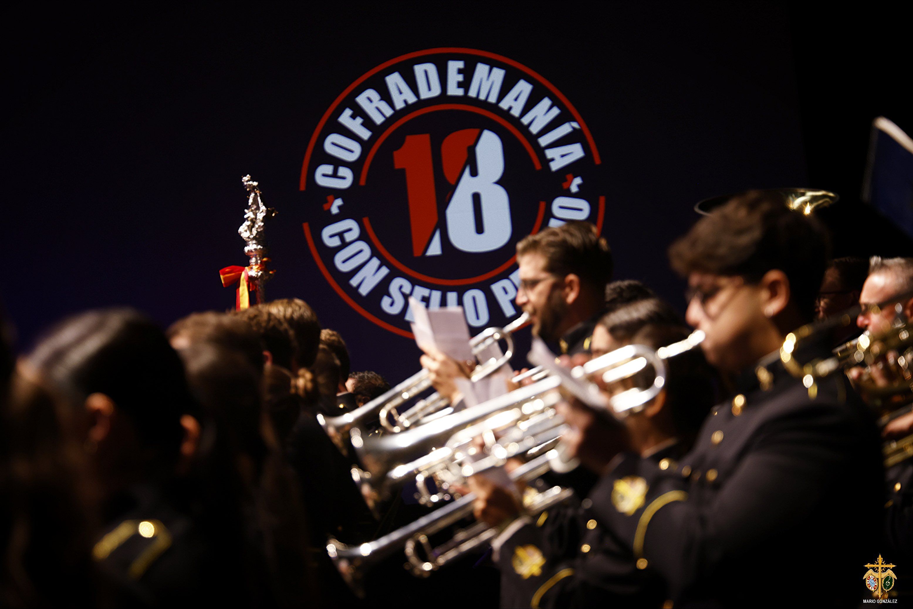La Agrupación Musical La Sentencia interpretaba un popurrí de sus marchas más conocidas.