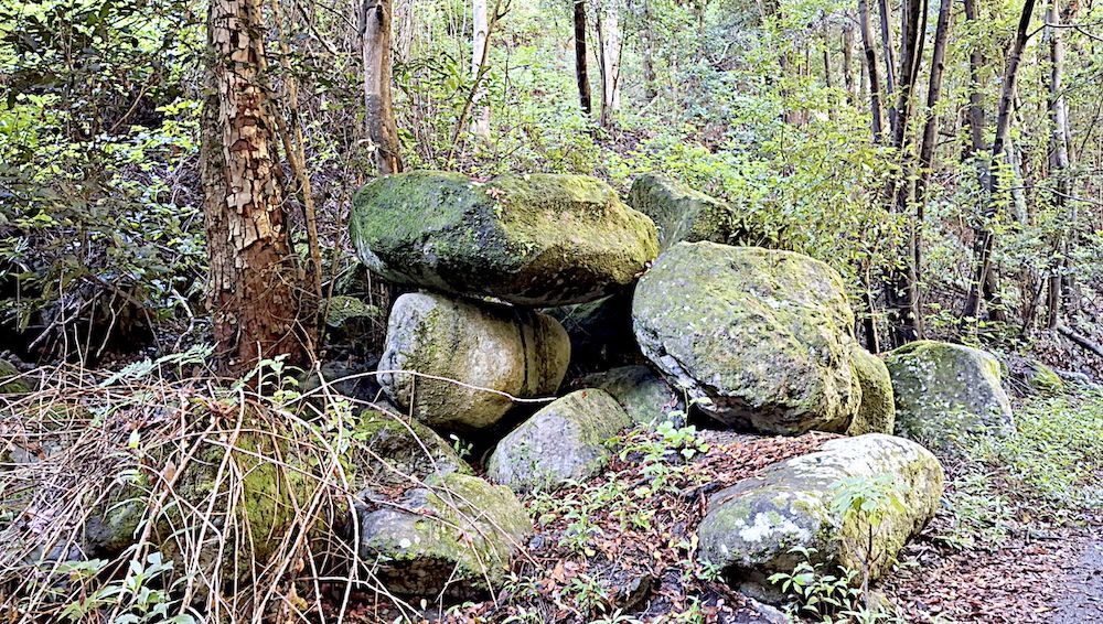 Piedras en el Barranco de la Fuente.