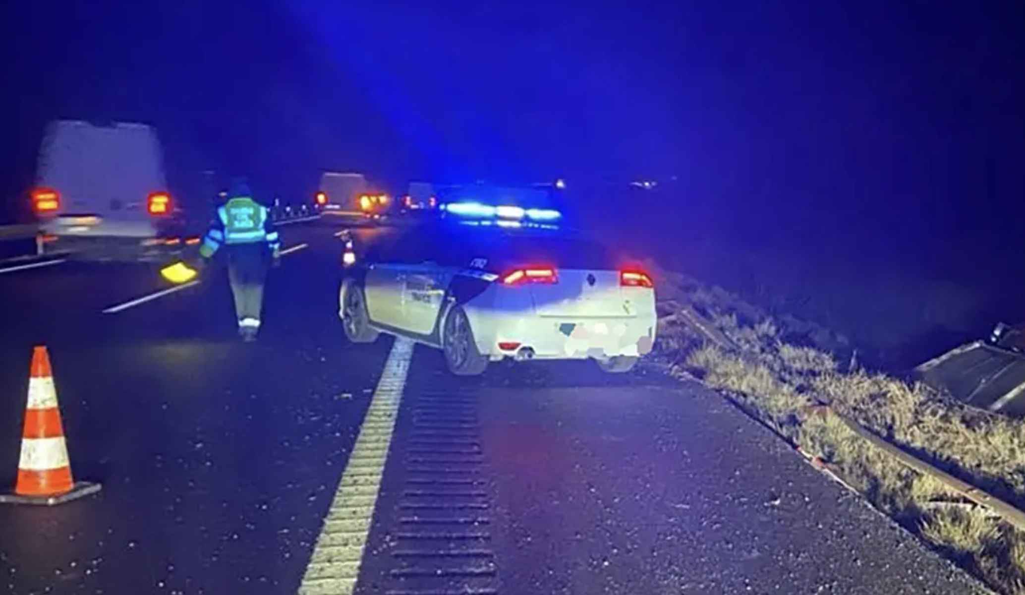 Imagen de archivo de una intervención de la Guardia Civil en un accidente de tráfico.