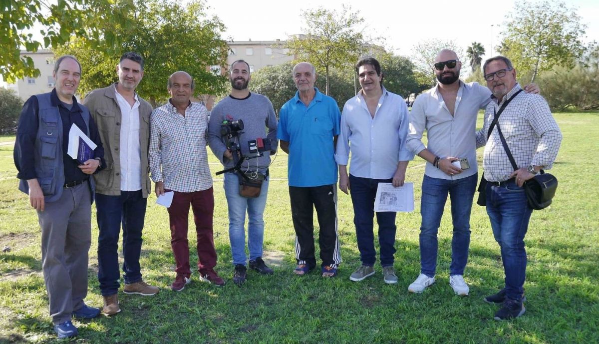 Foto grupal del equipo que grsabó el programa.