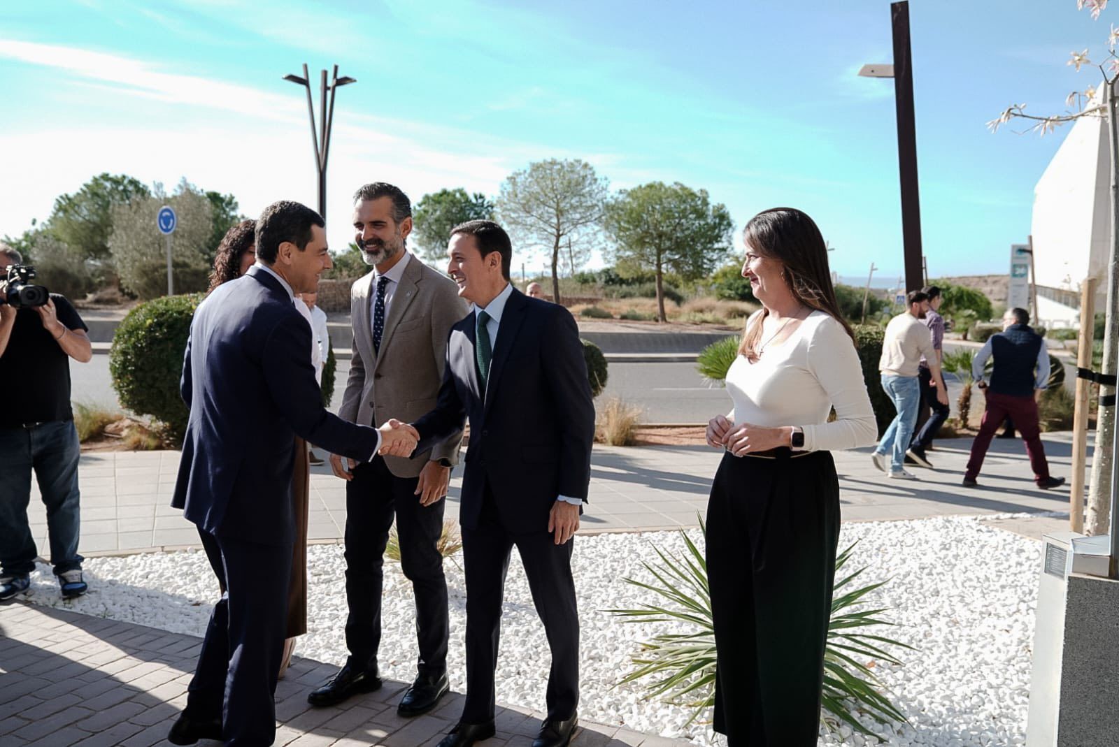El presidente de la Diputación de Almería hace unos días junto a Juanma Moreno.
