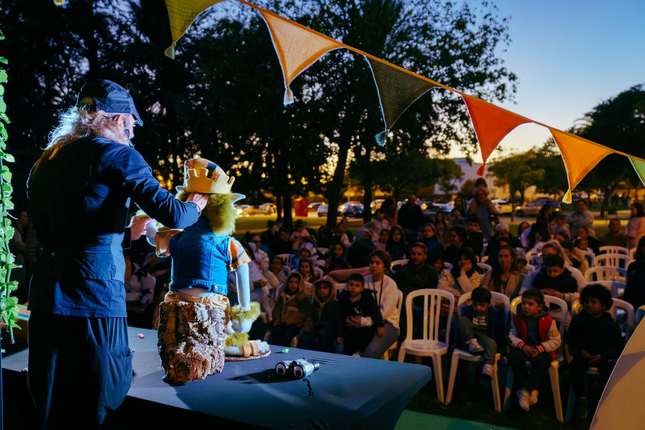 Un momento de la representación de Alejandra y los dragones. Un momento de la representación de Alejandra y los dragones.