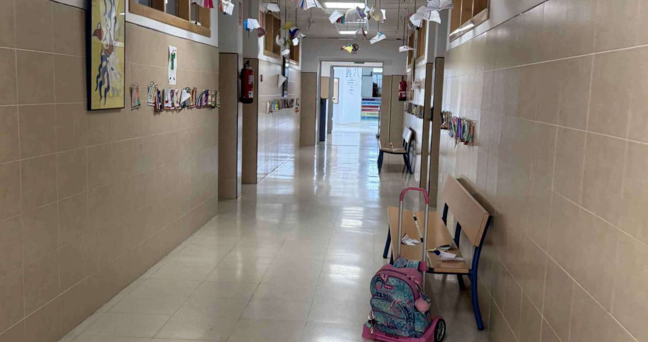 Pasillos del CEIP San Juan de Ribera de Bornos. Pasillos del CEIP San Juan de Ribera de Bornos.