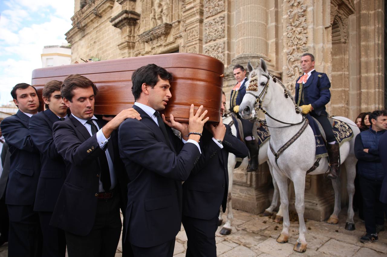 La Real Escuela de Jerez despide a Álvaro Domecq.