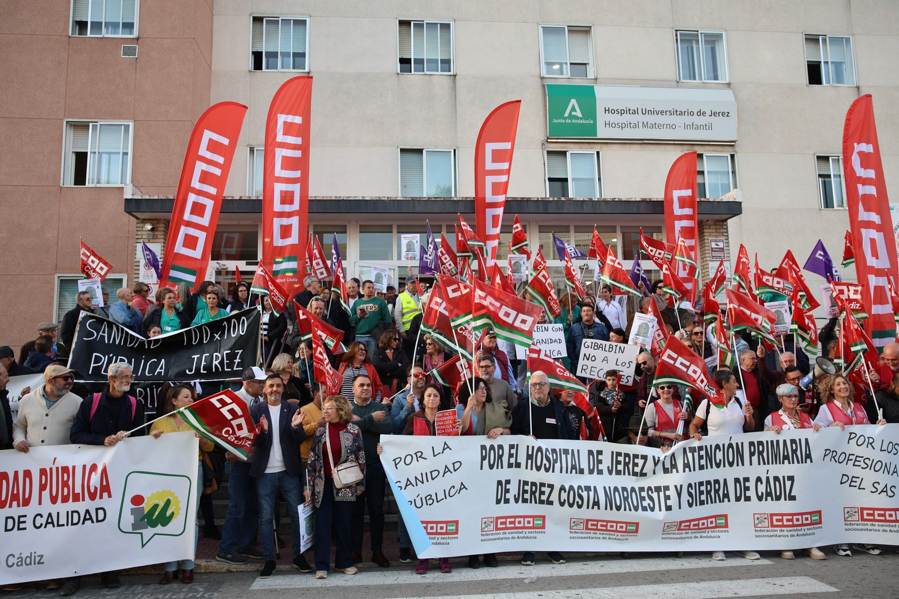 Protesta en el Hospital de Jerez para pedir mejoras en la Sanidad pública.