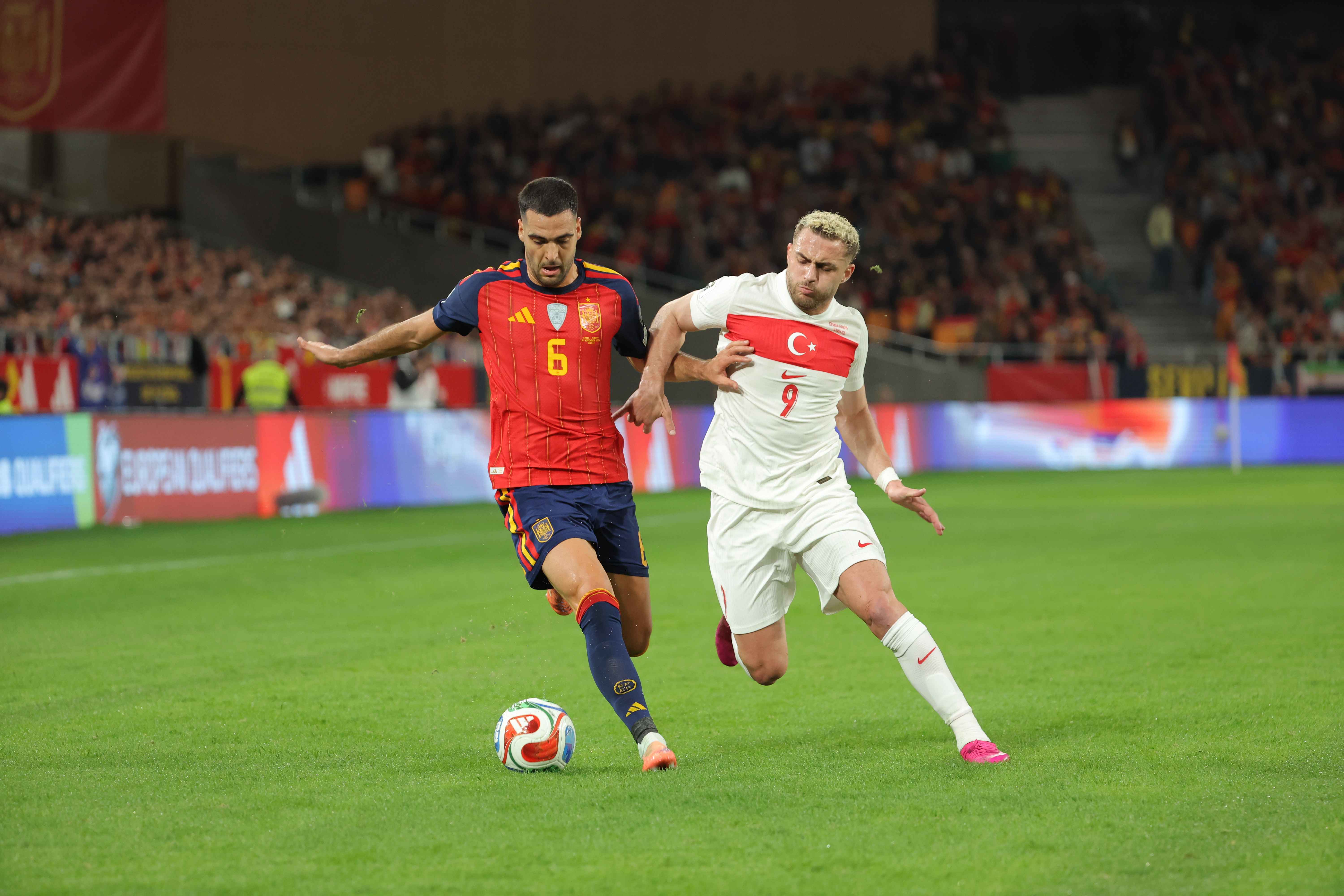 Una imagen del partido entre España y Turquía en La Cartuja. FOTO: KITO DOÑA Una imagen del partido entre España y Turquía en La Cartuja. FOTO: KITO DOÑA
