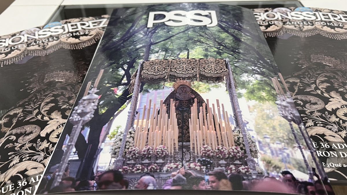 Portada de la publicación dedicada a la Magna Mariana.