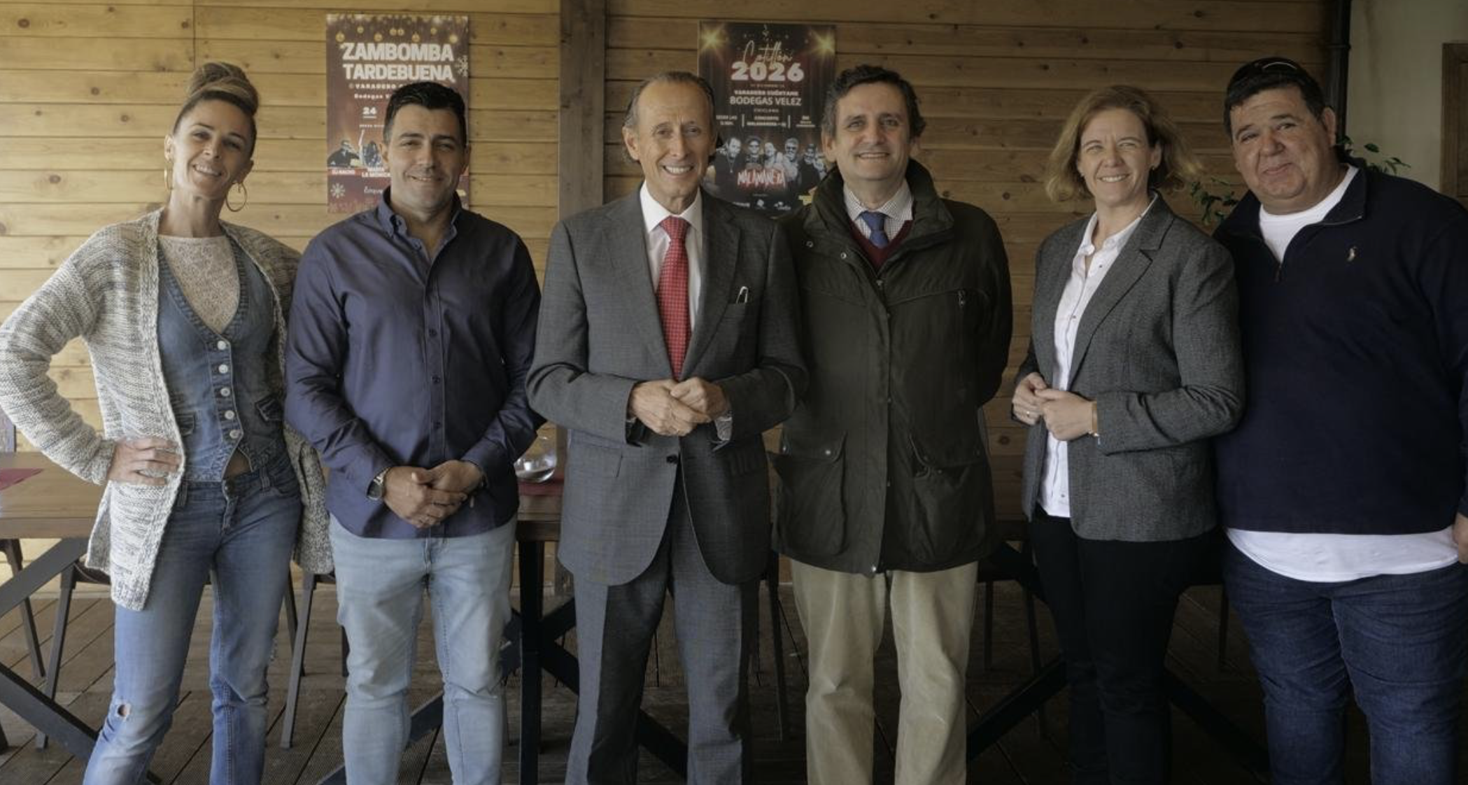 El alcalde y los organizadores de los eventos en la presentación. El alcalde y los organizadores de los eventos en la presentación.