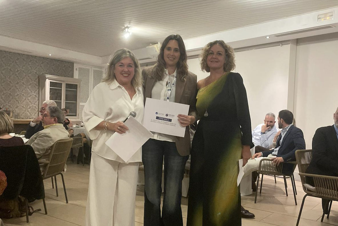 Las premiadas en el Congreso de la Sociedad Española de Medicina de Urgencias y Emergencias. Las premiadas en el Congreso de la Sociedad Española de Medicina de Urgencias y Emergencias.