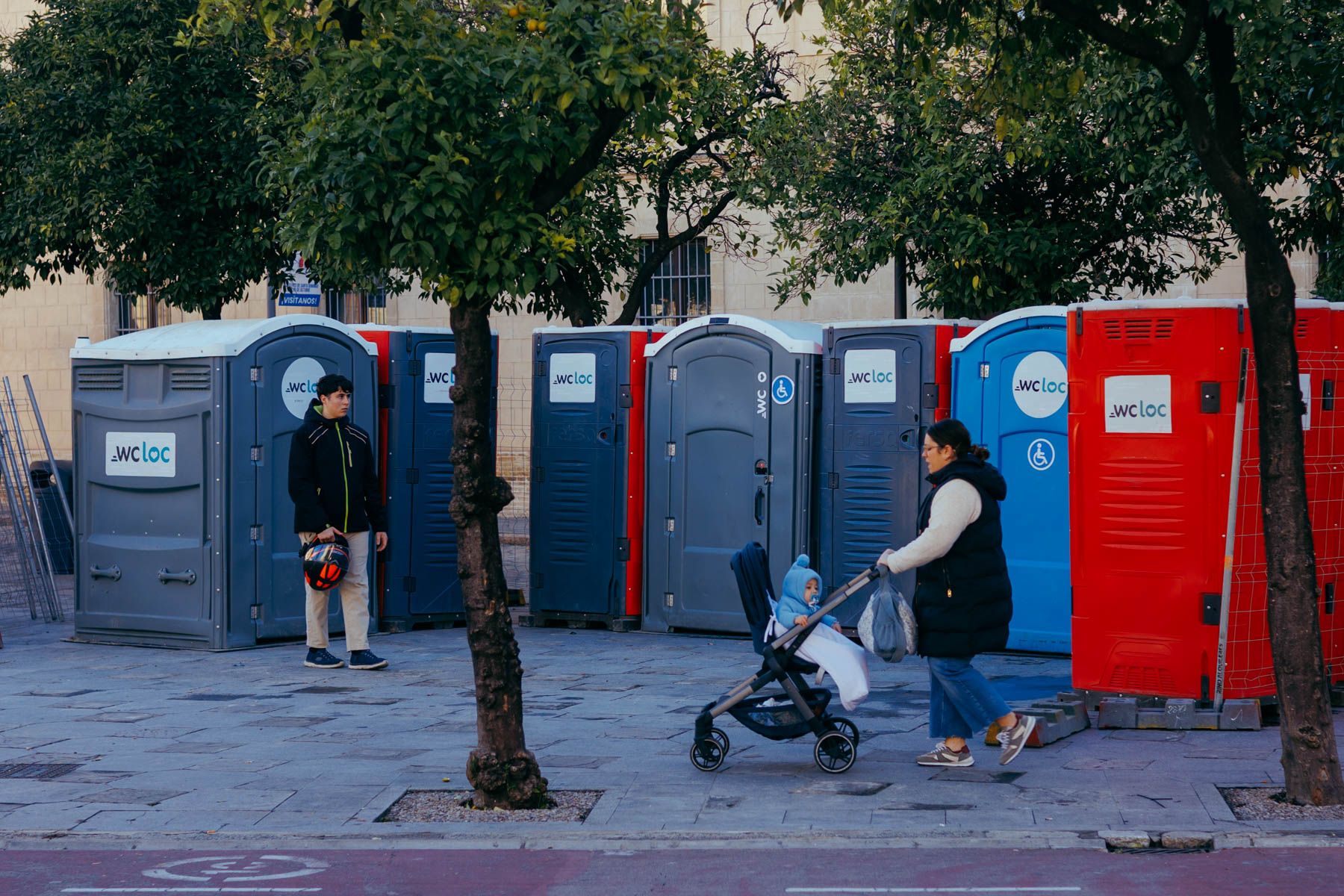 Zona habilitada con retretes en el centro de Jerez.