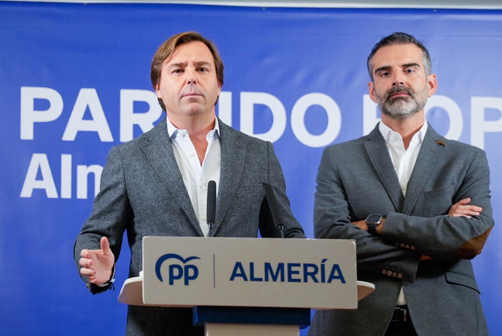 Repullo y Fernández-Pacheco en la rueda de prensa.