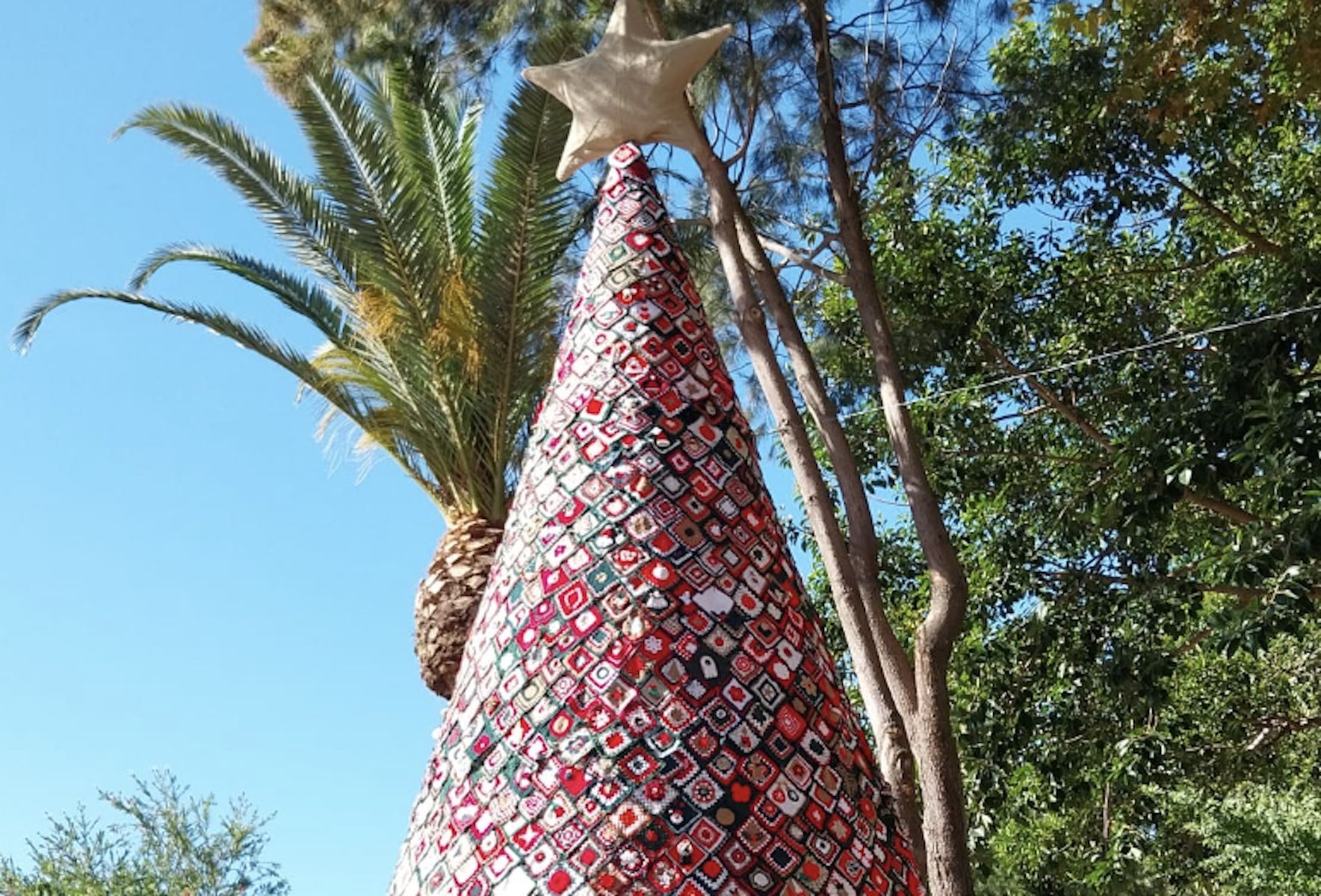 Árbol de croché de La Linea. Árbol de croché de La Linea.