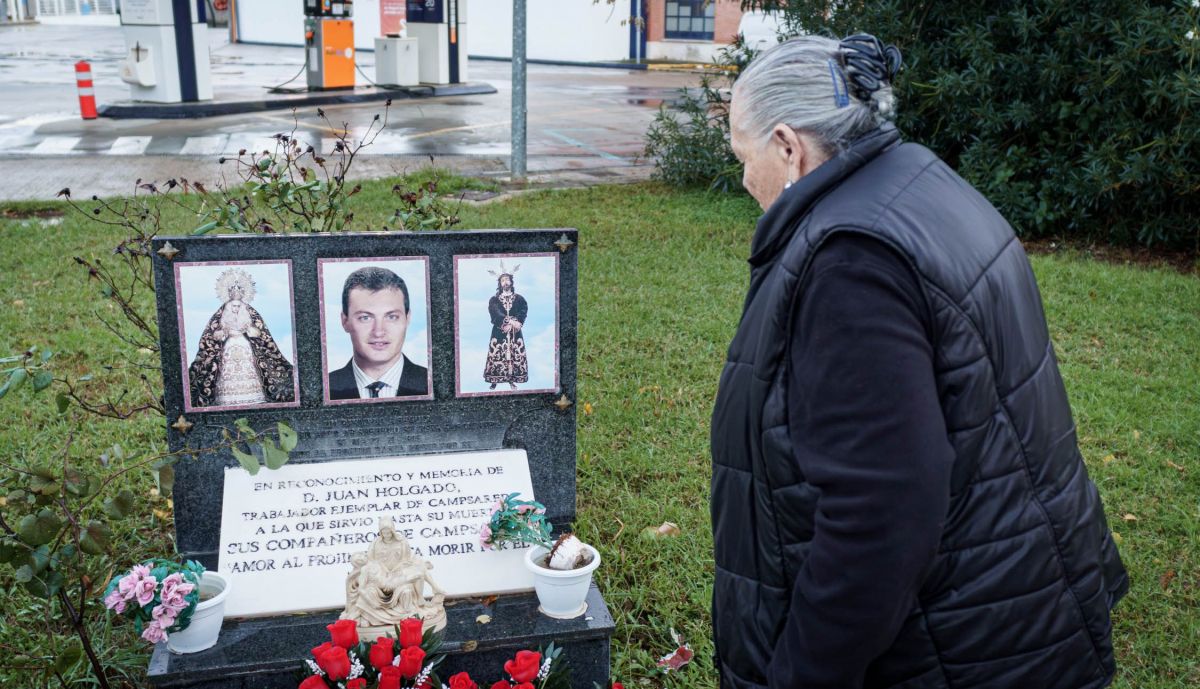 ASESINATO JUAN HOLGADO 30 AÑOS ANTONIA Y WAYNE 12