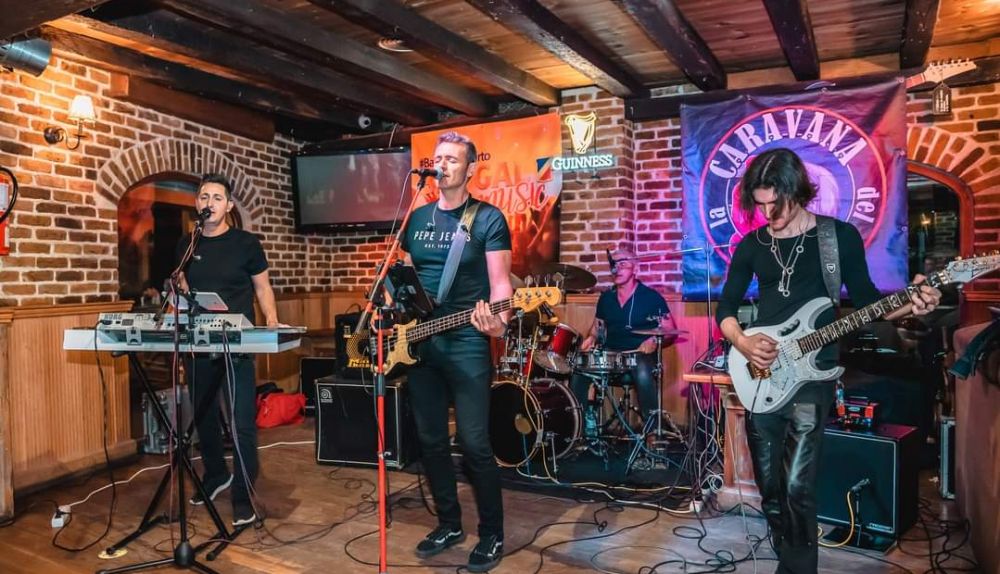 Los Hombres de Wilson en un concierto en Babaloo en El Puerto.