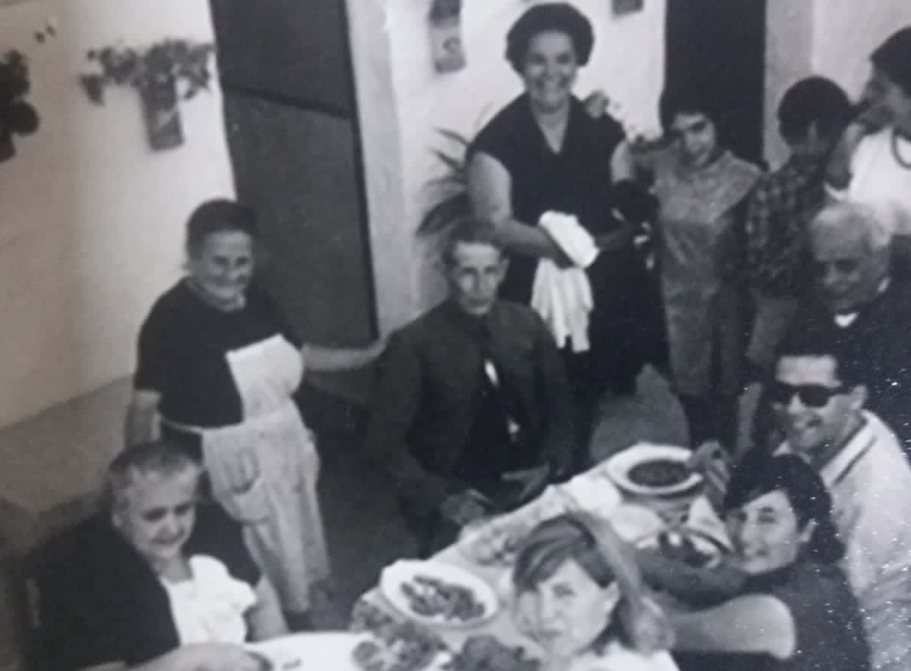 Almuerzo de pedida de mano de los padres del protagonista de esta receta.