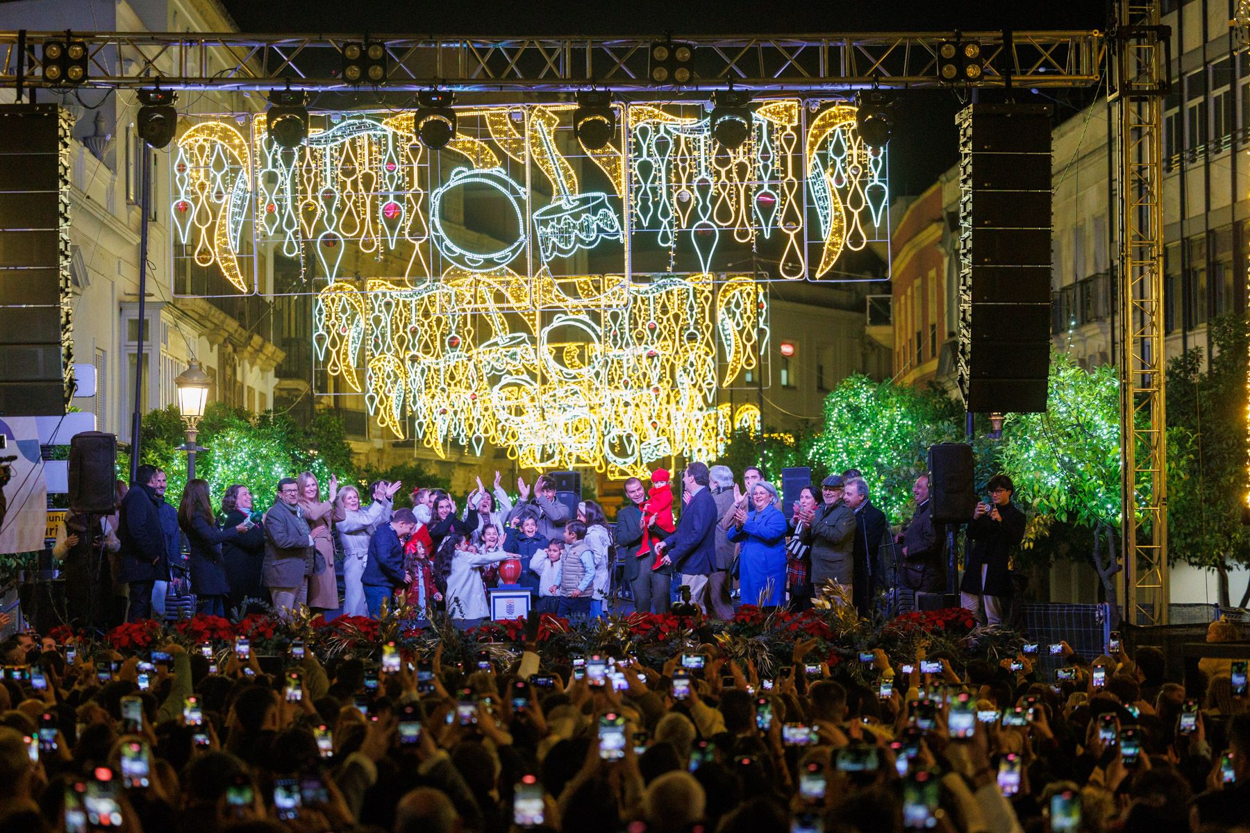 Un momento del encendido del alumbrado de Navidad en Jerez.