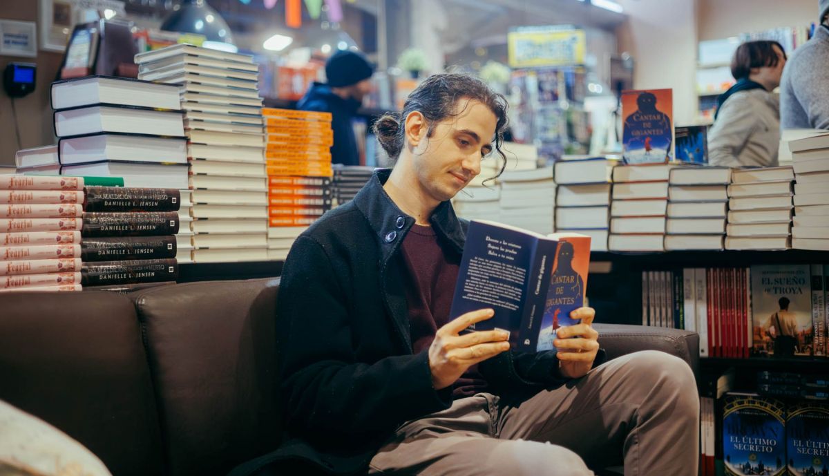 El escritor se inspira en la mitología ibérica para crear su historia.