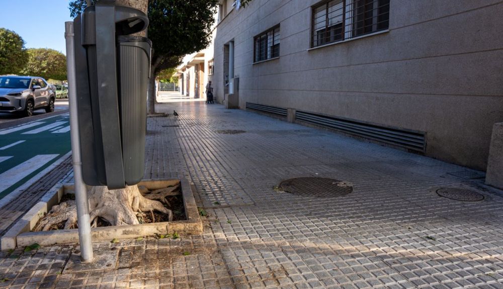 Cádiz sucia con vecinos    barrio de Astillero  9