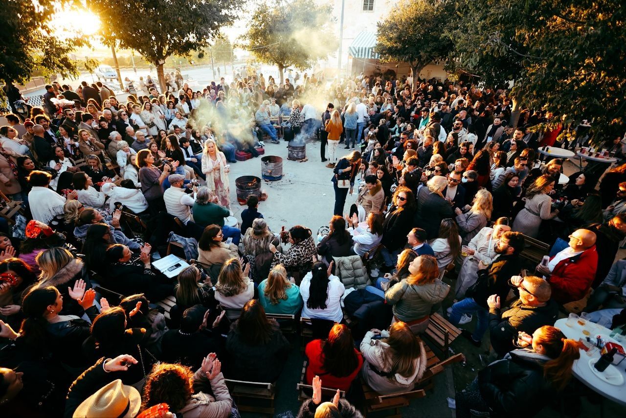 Ambientazo en la Zambomba del Cristo. Ambientazo en la Zambomba del Cristo.