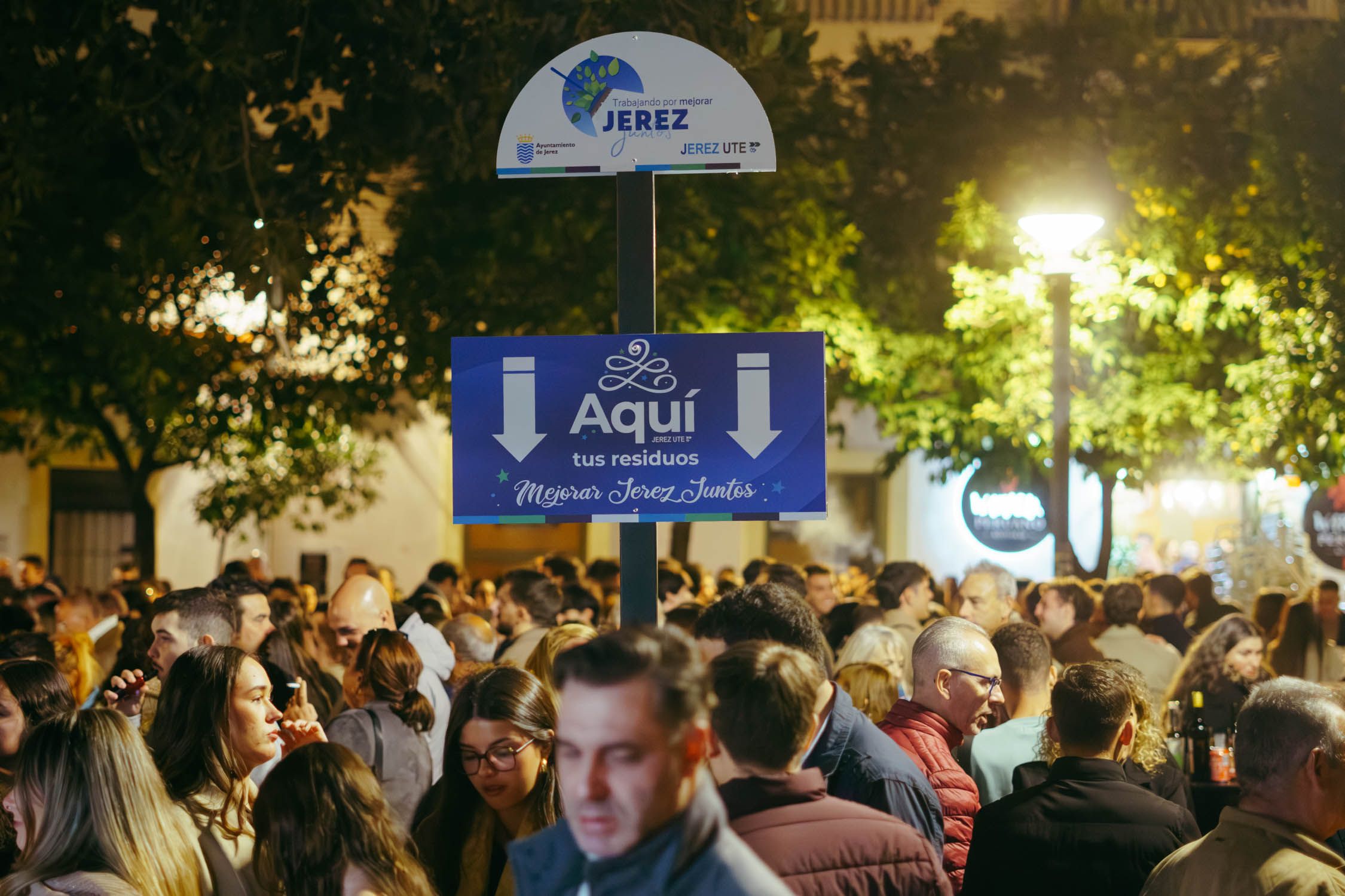Cartel de uno de los puntos de limpieza habilitados por el Ayuntamiento para los días de Zambomba.