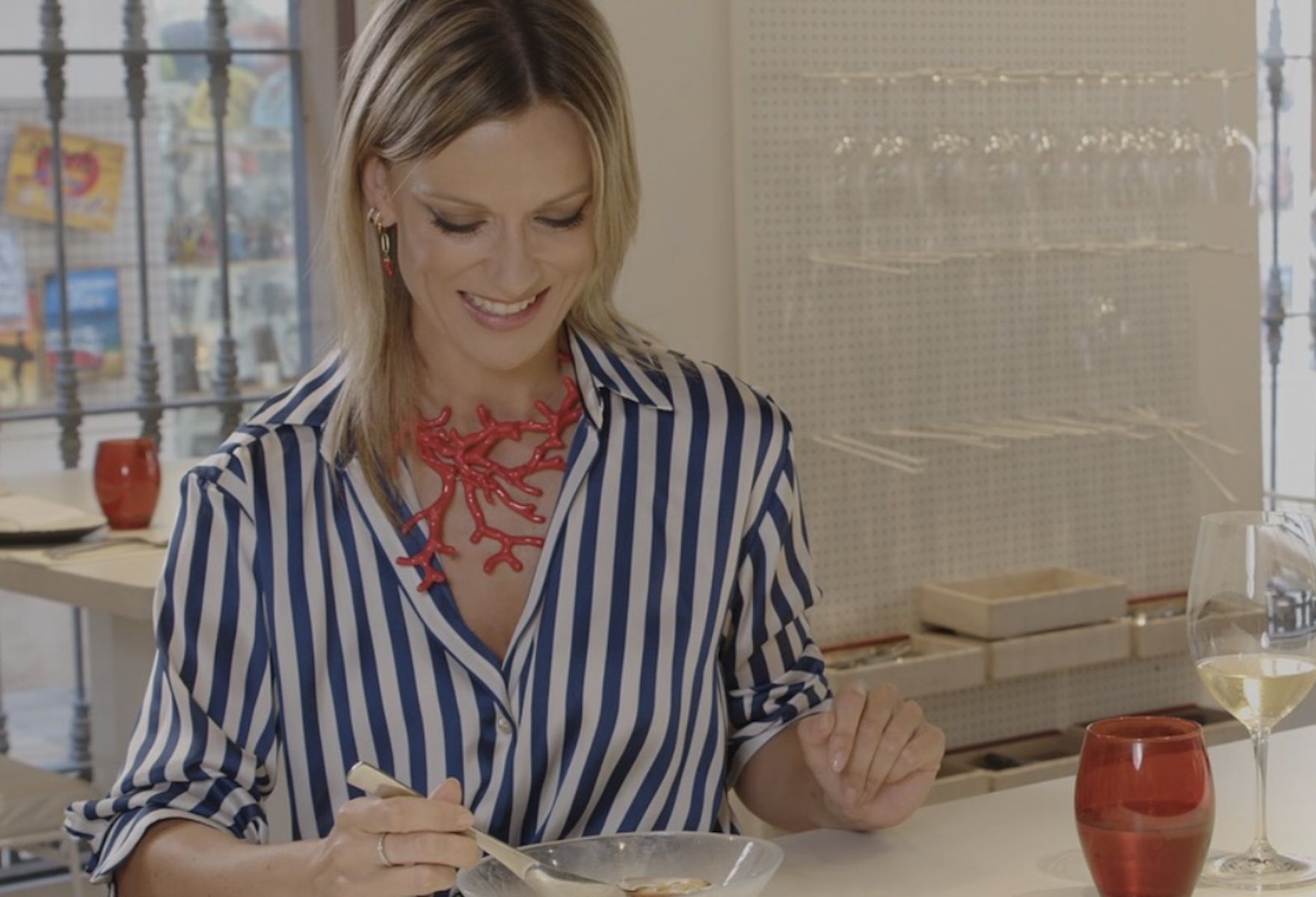 La presentadora belga, Adrianne Chaballe.