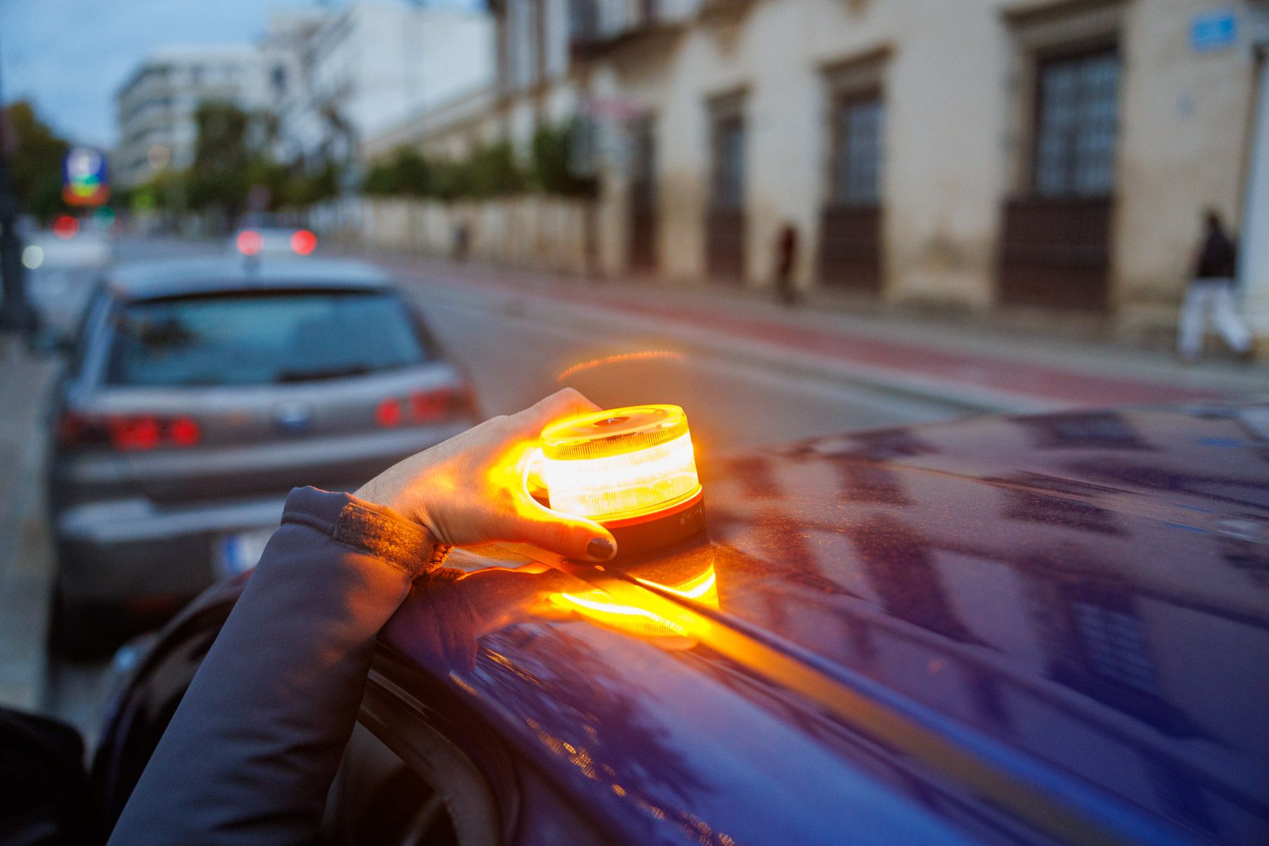 Una baliza homologada por la DGT.