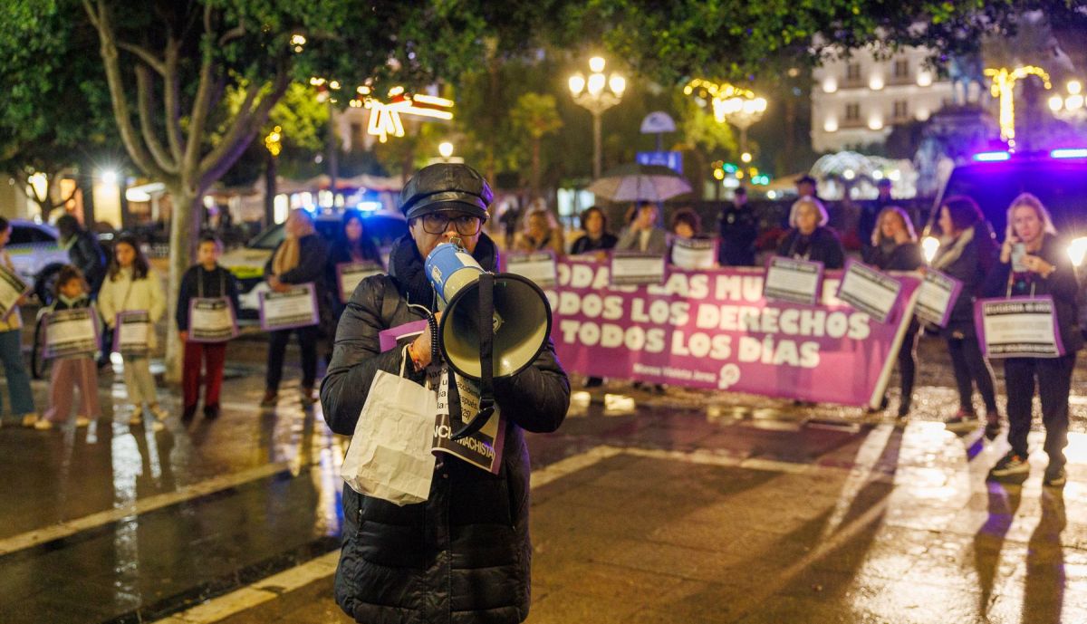 Otra imagen del acto en la plaza del Arenal.