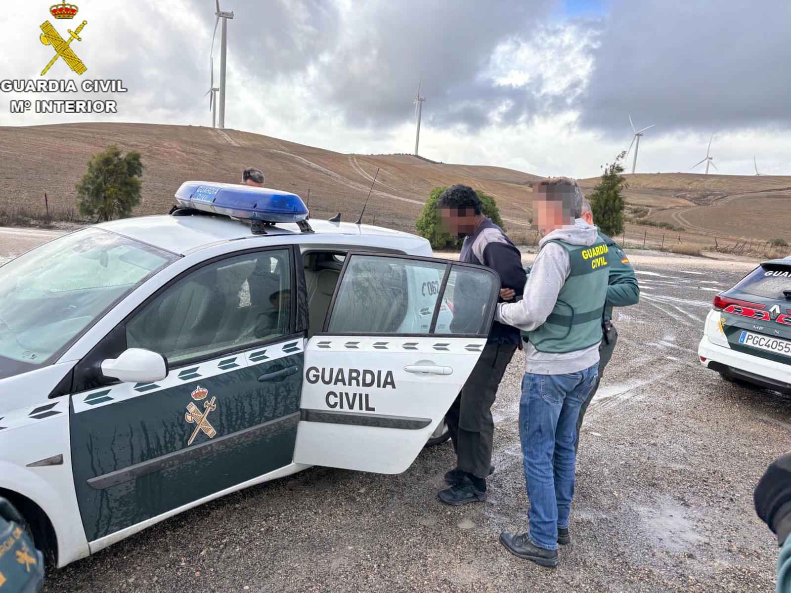 La detención llevada a cabo por la Guardia Civil.