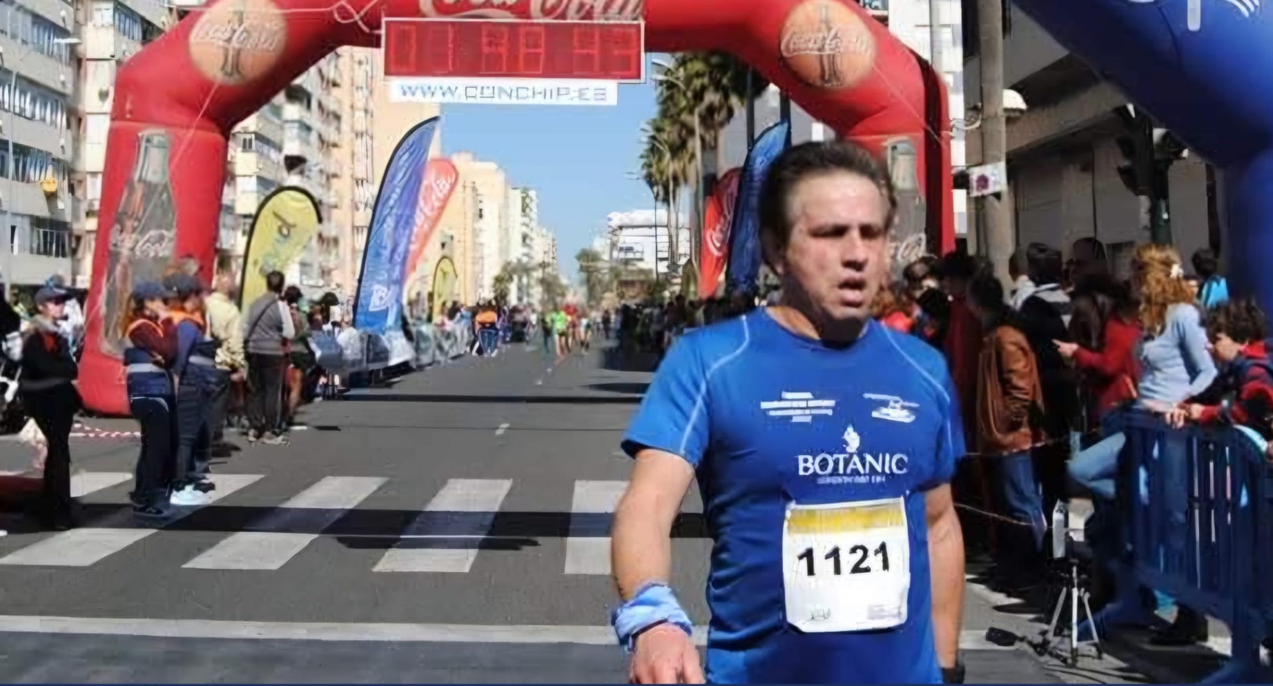 El hostelero Julio Becerra, tras correr una maratón.