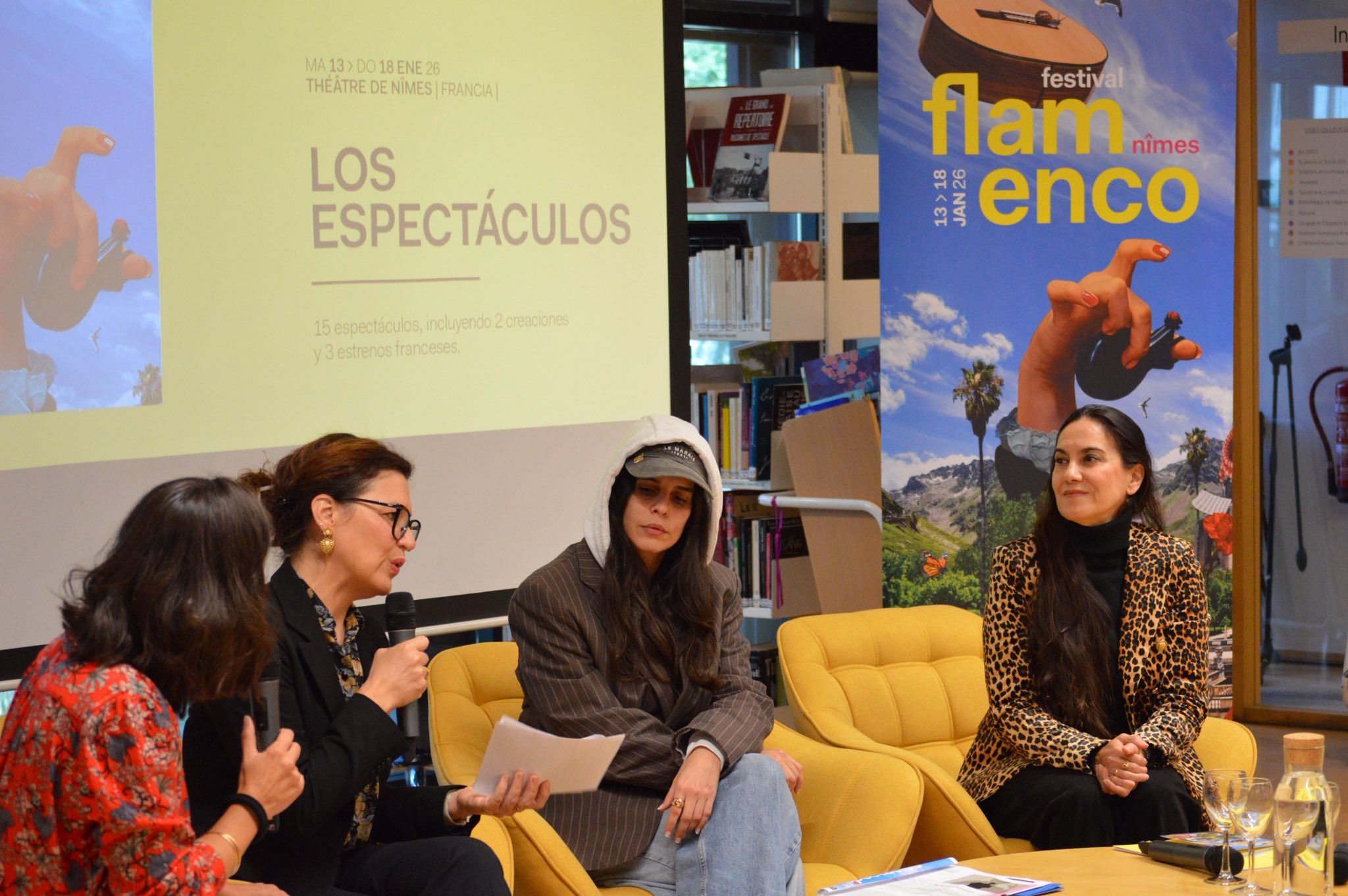 Amèlie Casasole, directora del Teatro de Nimes, junto a Rafaela Carrasco y Ángeles Toledano durante la presentación del festival flamenco en Madrid.