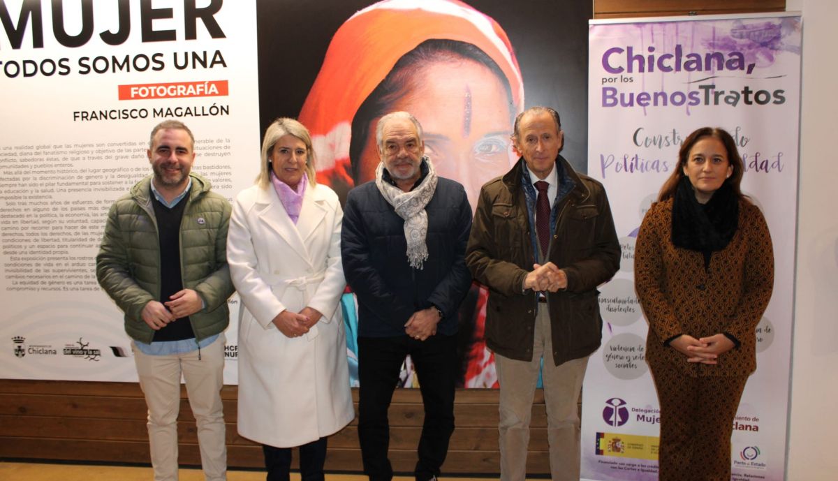 El fotoperiodista visibiliza las violencias machistas.