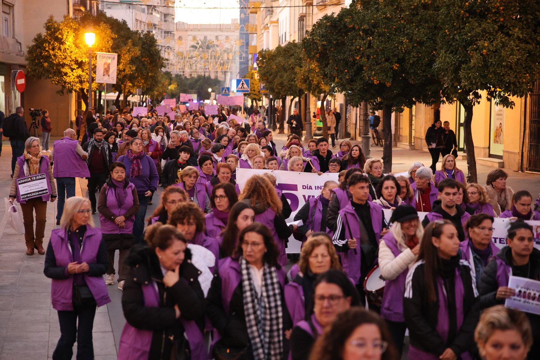 Marcha reivindicativa por el 25N en Jerez.