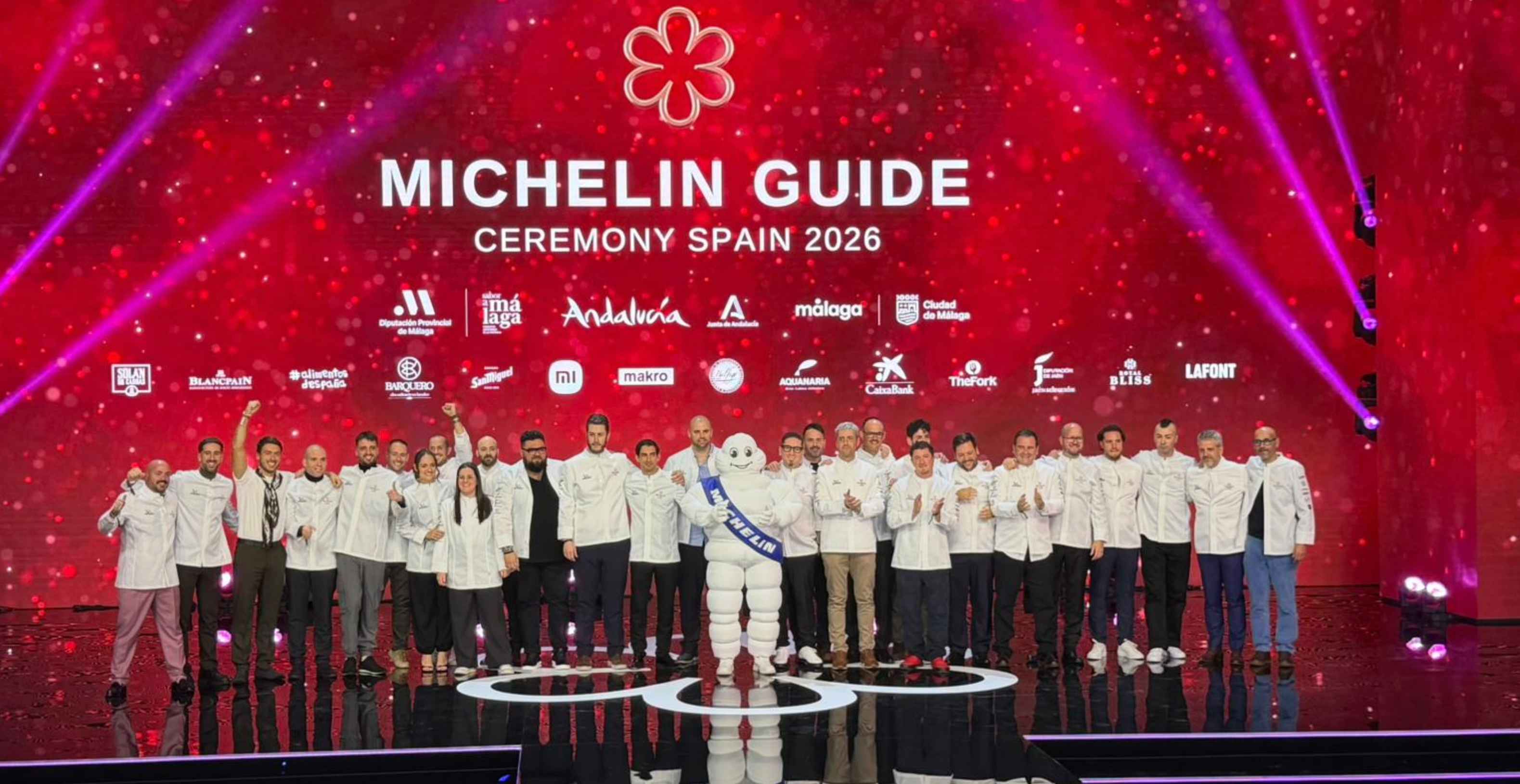 Foto de familia de los galardonados con la primera estrella Michelin.