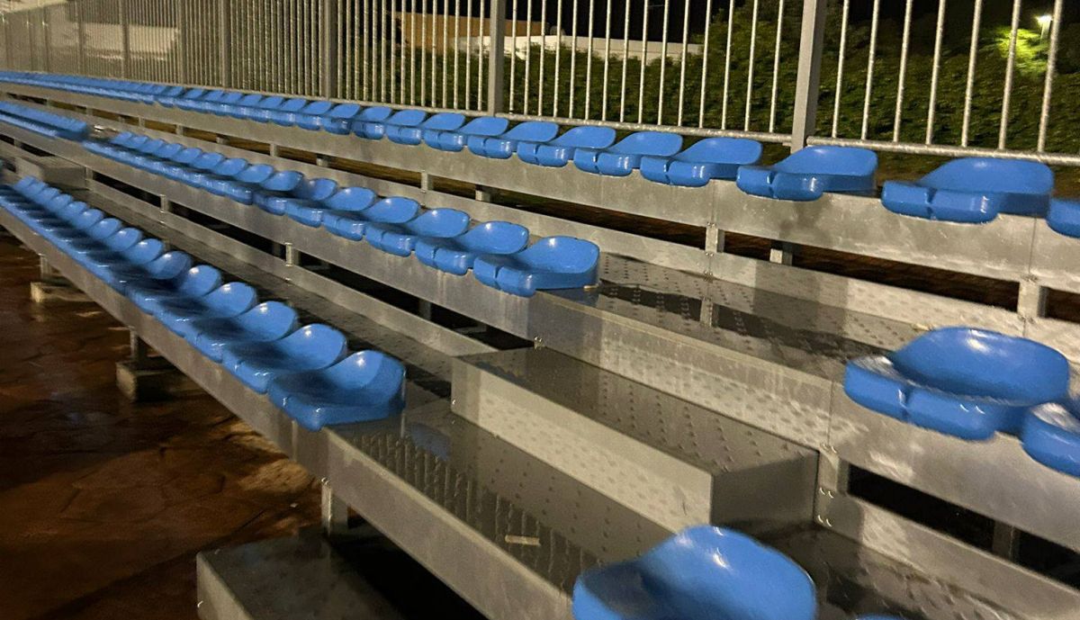 Grada del campo de fútbol San José Obrero donde se cayó Jose Manuel.