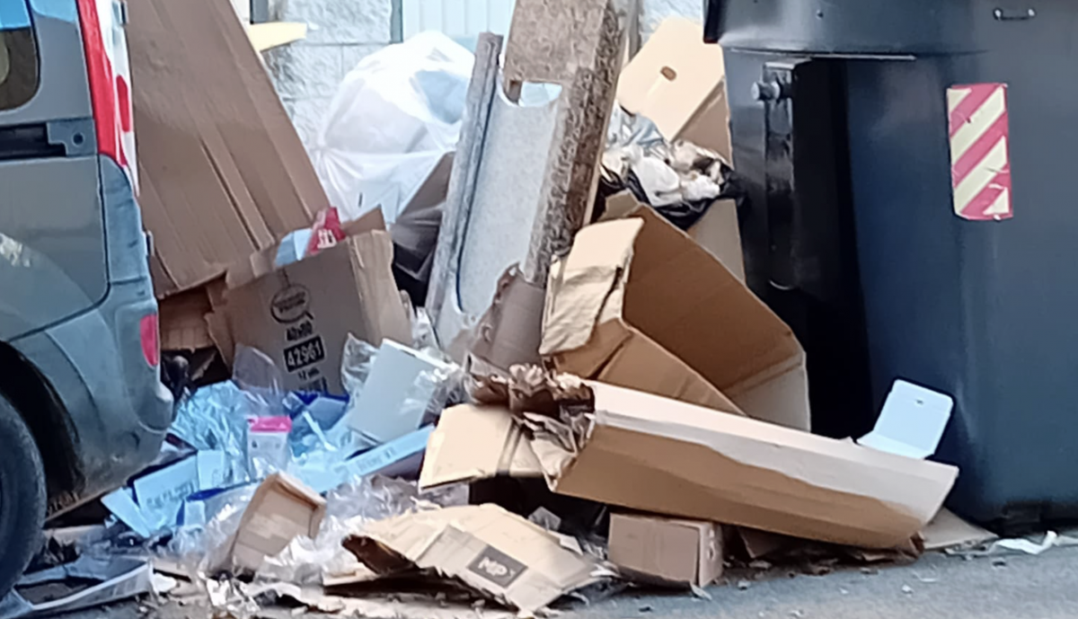 Cartones y residuos en Jerez.