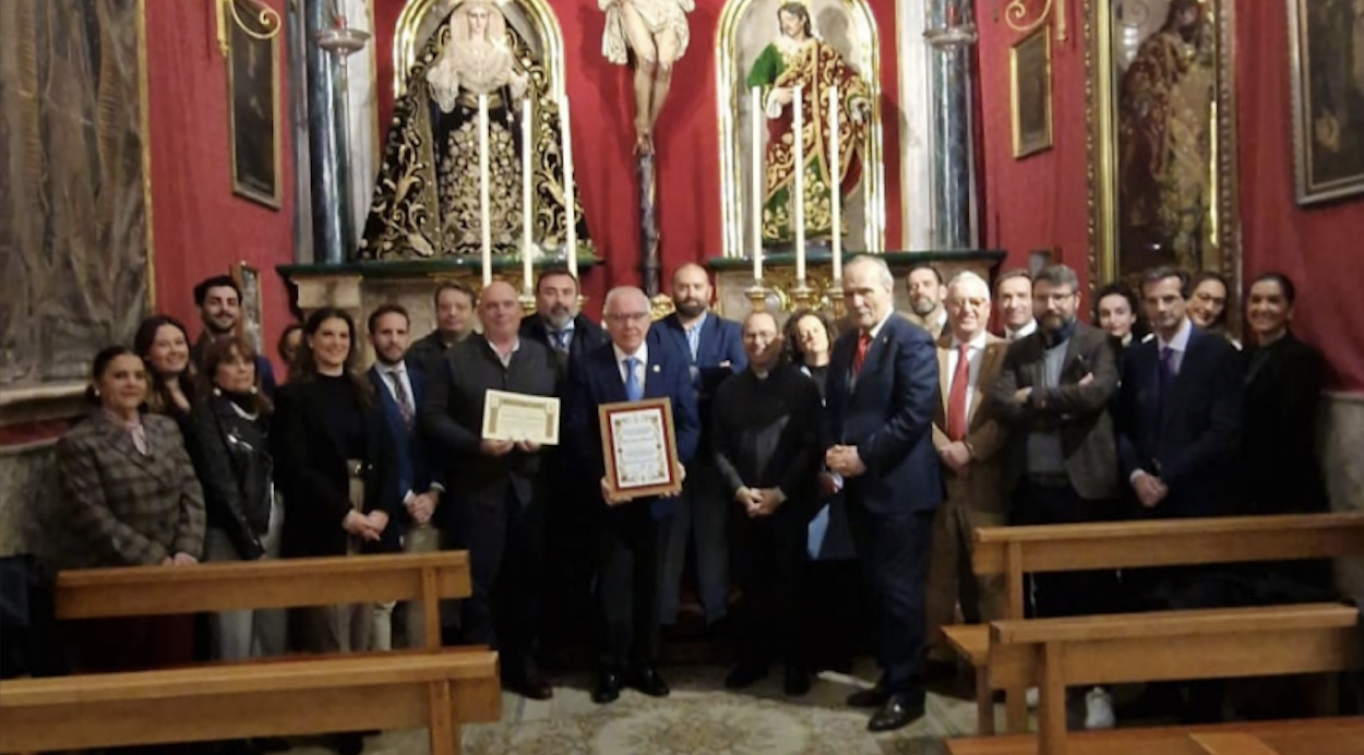 Entrega de la patente a la Archicofradía de La Palma por el Vía Crucis 2026.