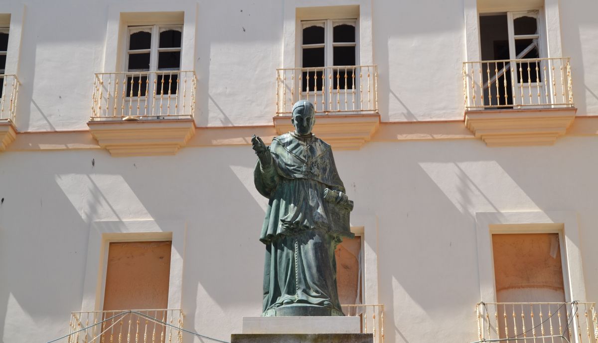 Escultura de Fray Domingo de Silos.